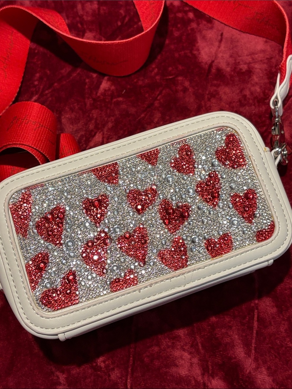 Betsy Johnson White Crossbody Bag with Red Heart Crystal Panel - Picture 2 of 4